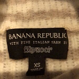 Banana Republic Italian Yarn XS turtleneck beautiful, like new shape.Long Sleeve